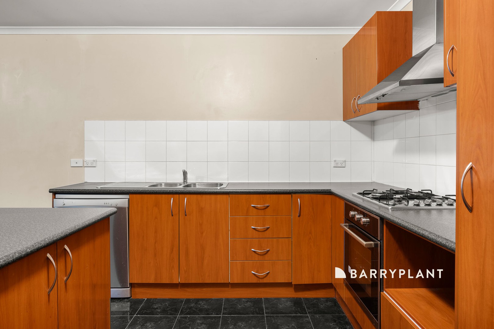 46 Wakenshaw Crescent, Pakenham, VIC 3810, Pakenham - Thumbnail 5