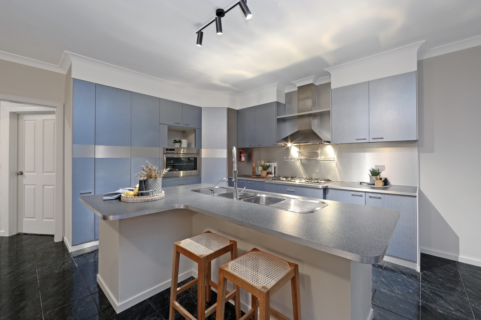 47 Anthony Drive, Lysterfield, VIC 3156 - Thumbnail 2 - 26/04/2023