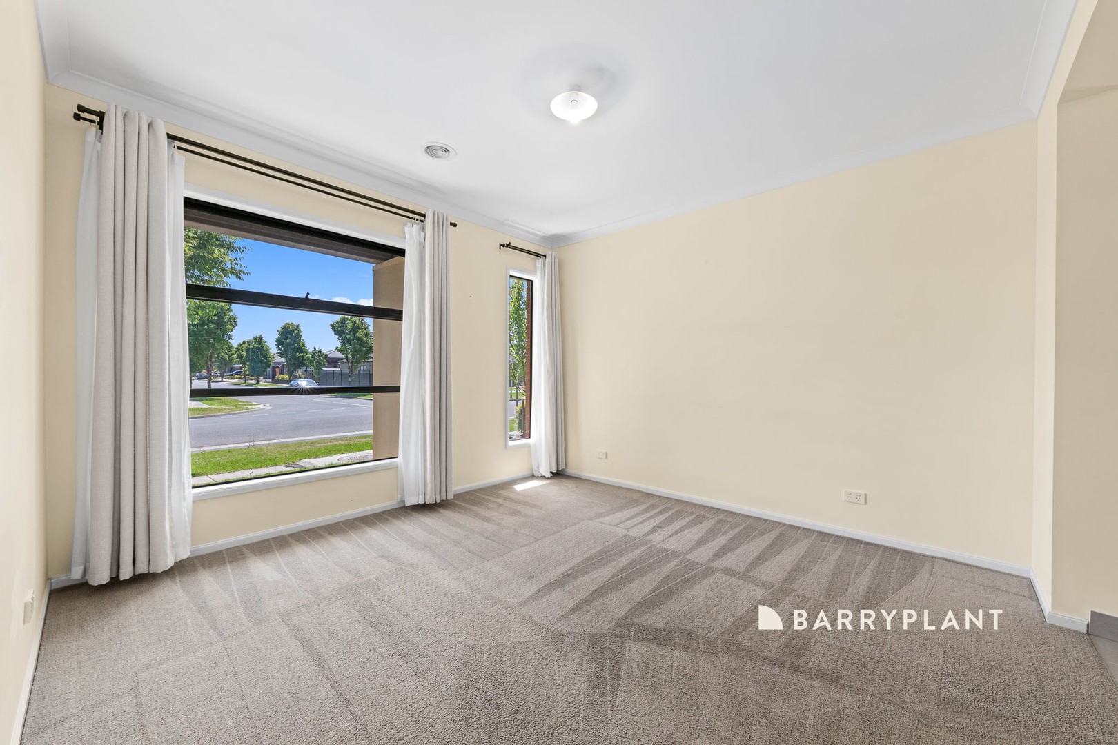 47 Bonnington Boulevard, Clyde North, VIC 3978, Clyde North - Thumbnail 2