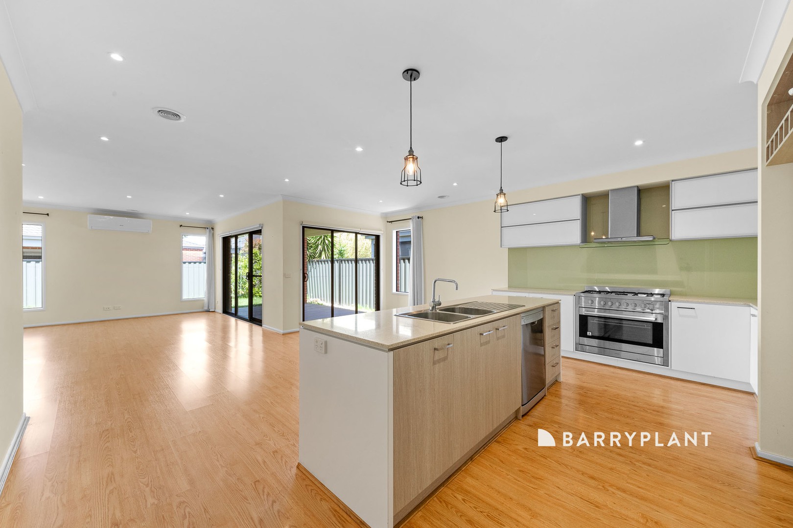 47 Bonnington Boulevard, Clyde North, VIC 3978, Clyde North - Thumbnail 6