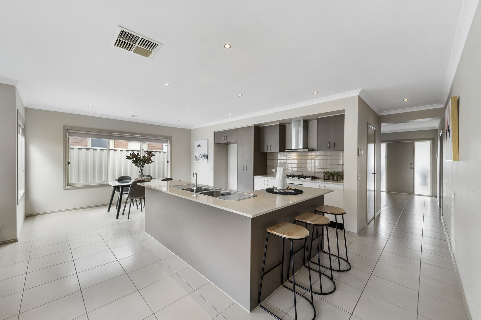 47 Daly CircuitCaroline Springs, VIC 3023, Caroline Springs - Thumbnail 4