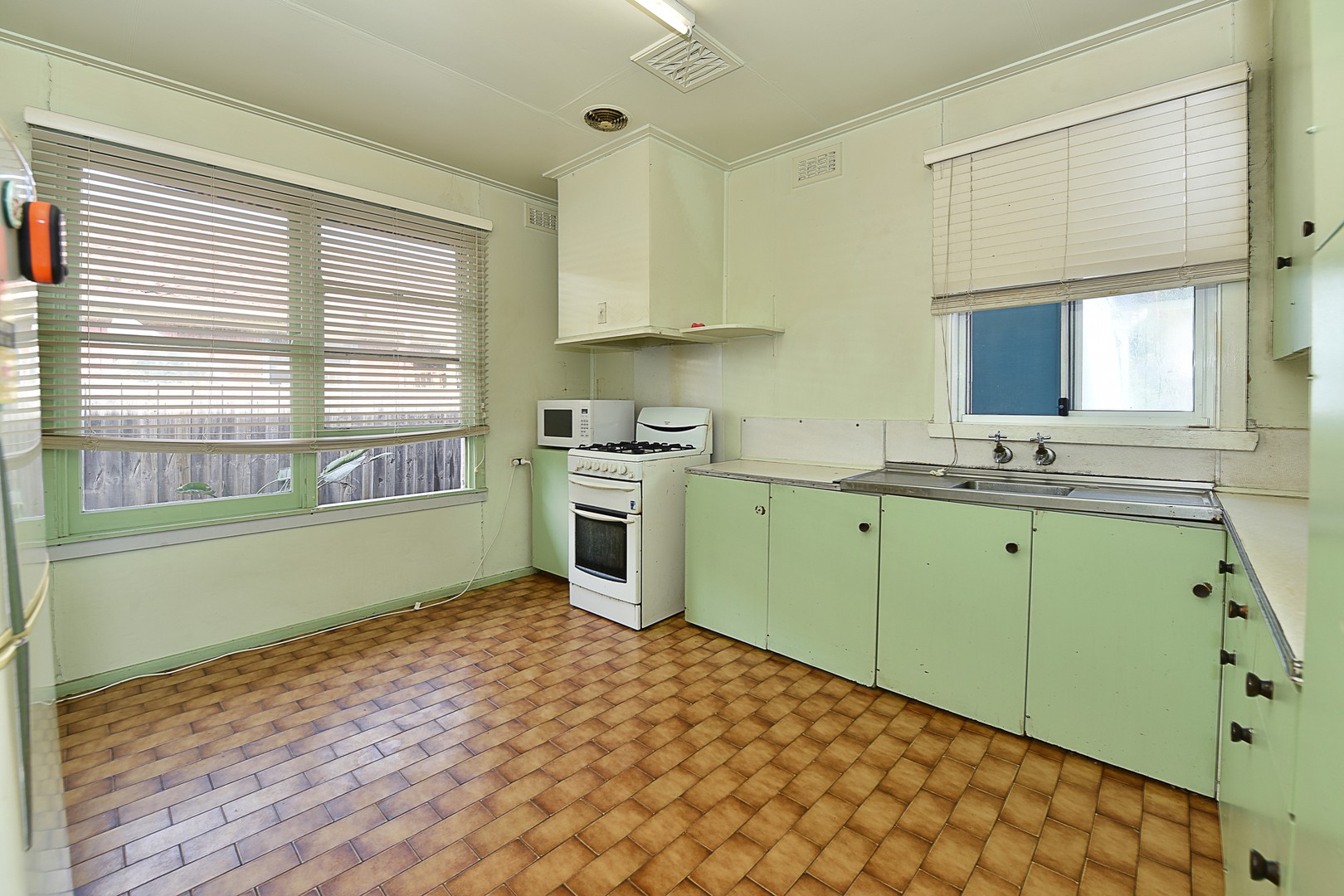 47 Lane Crescent, Reservoir, VIC 3073, Reservoir - Thumbnail 4