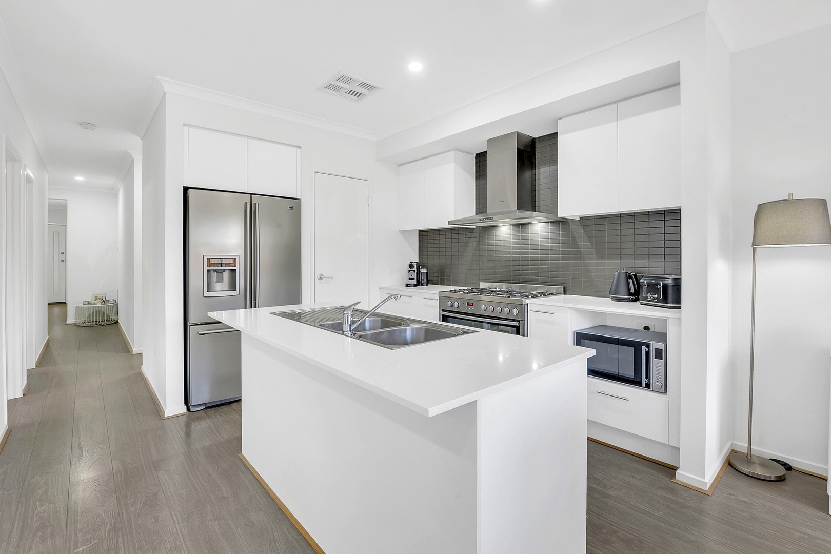 47 Loudon Circuit, Craigieburn, VIC 3064, Craigieburn - Thumbnail 2