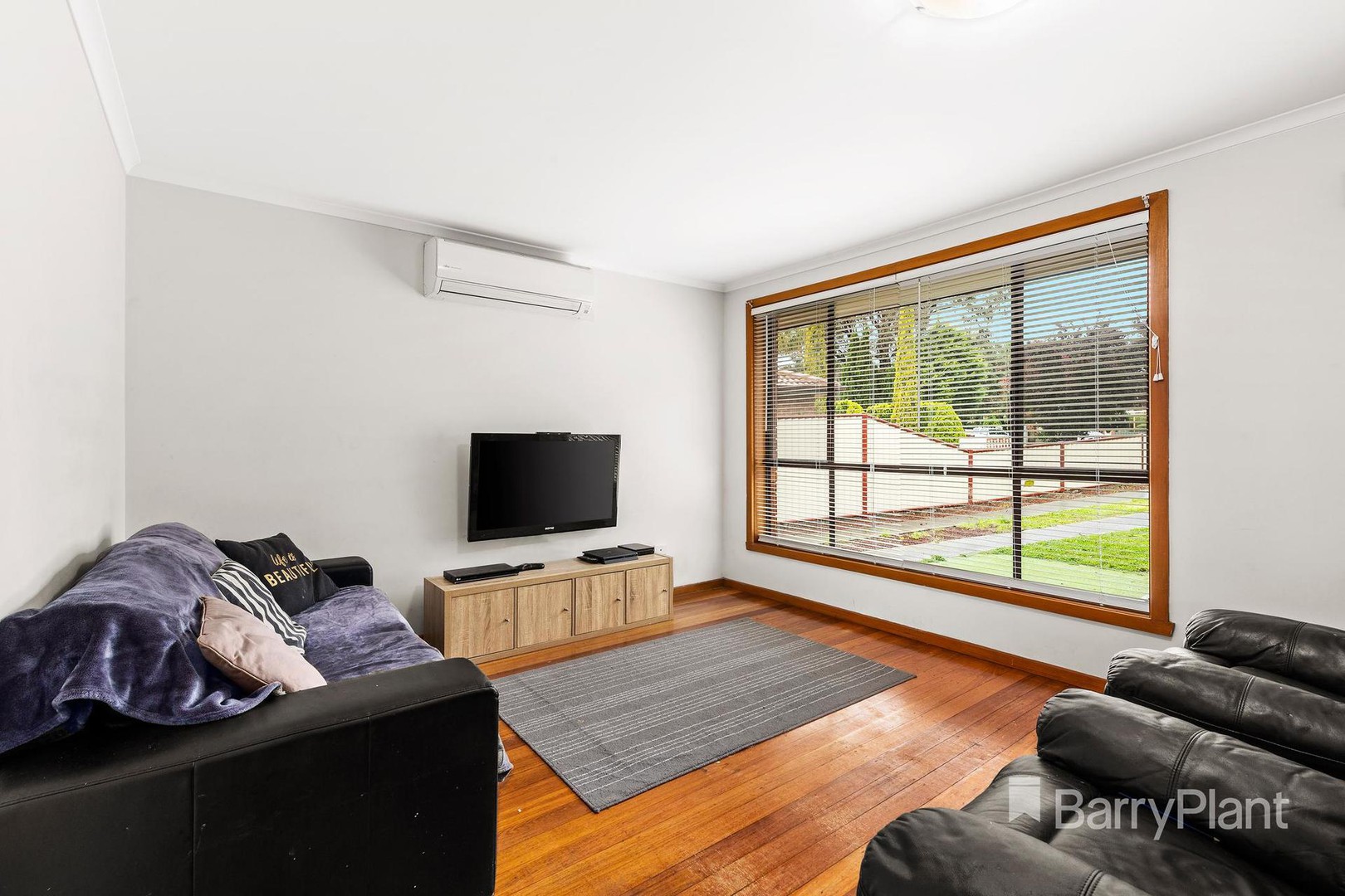 47 McLaughlin Crescent, Mill Park, VIC 3082 - Thumbnail 2 - 17/11/2021