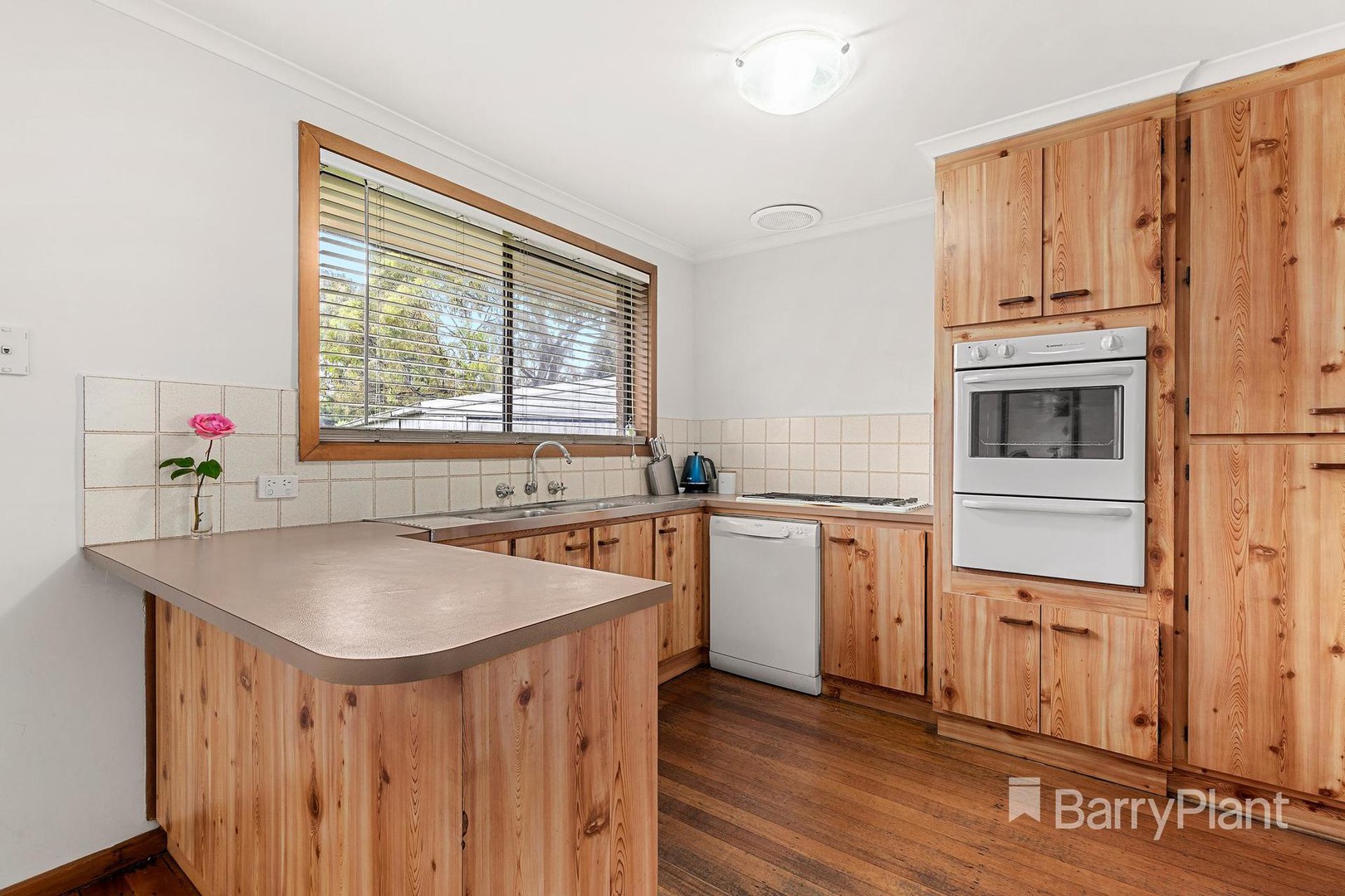 47 McLaughlin CrescentMill Park, VIC 3082, Mill Park - Thumbnail 3