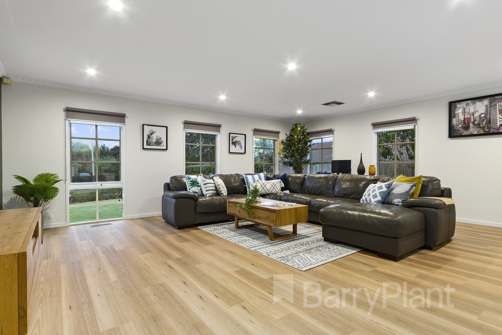 47 Milpera CrescentWantirna, VIC 3152, Wantirna - Thumbnail 2