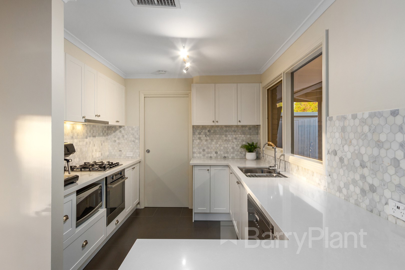 47 Nerissa Street, Ferntree Gully, VIC 3156, Ferntree Gully - Thumbnail 4