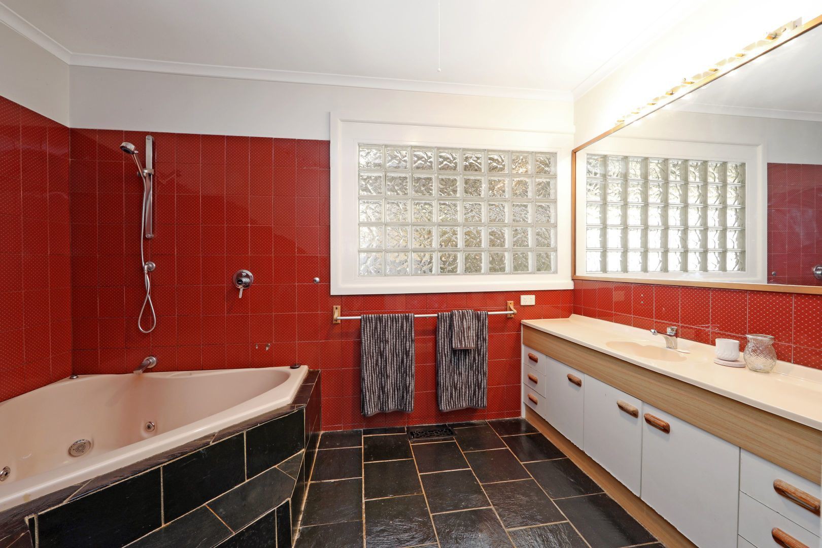47 O'Connor Road, Knoxfield, VIC 3180, Knoxfield - Thumbnail 4