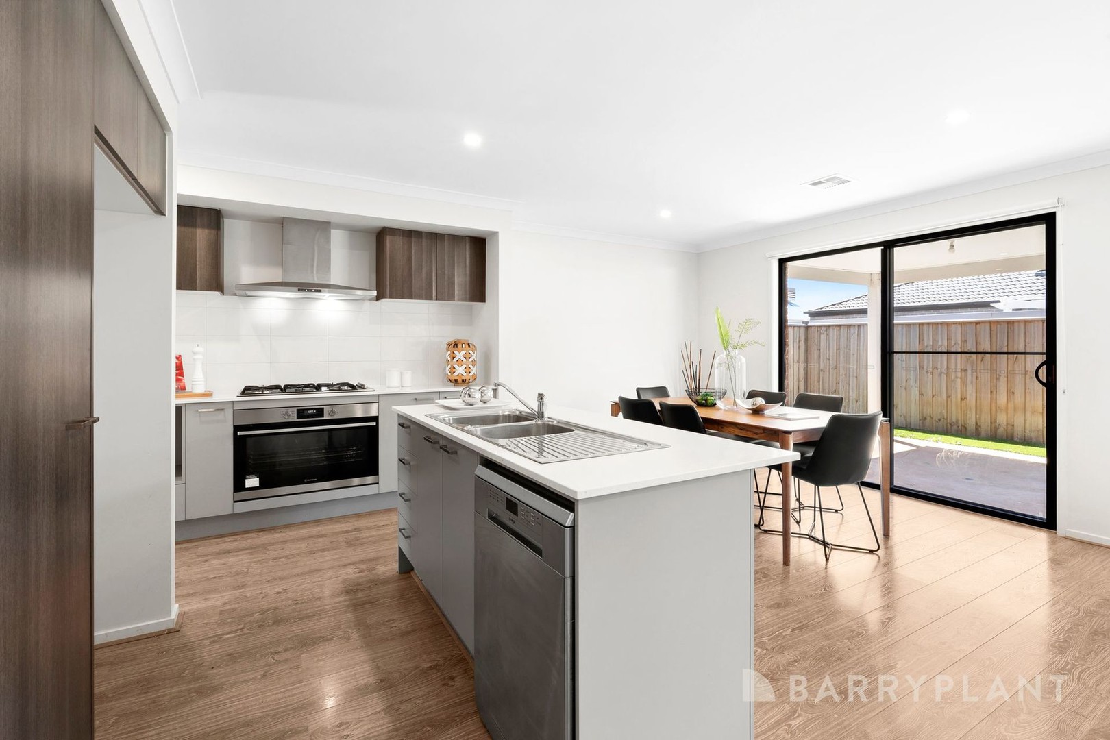 47 Sadie Avenue, Thornhill Park, VIC 3335, Thornhill Park - Thumbnail 4