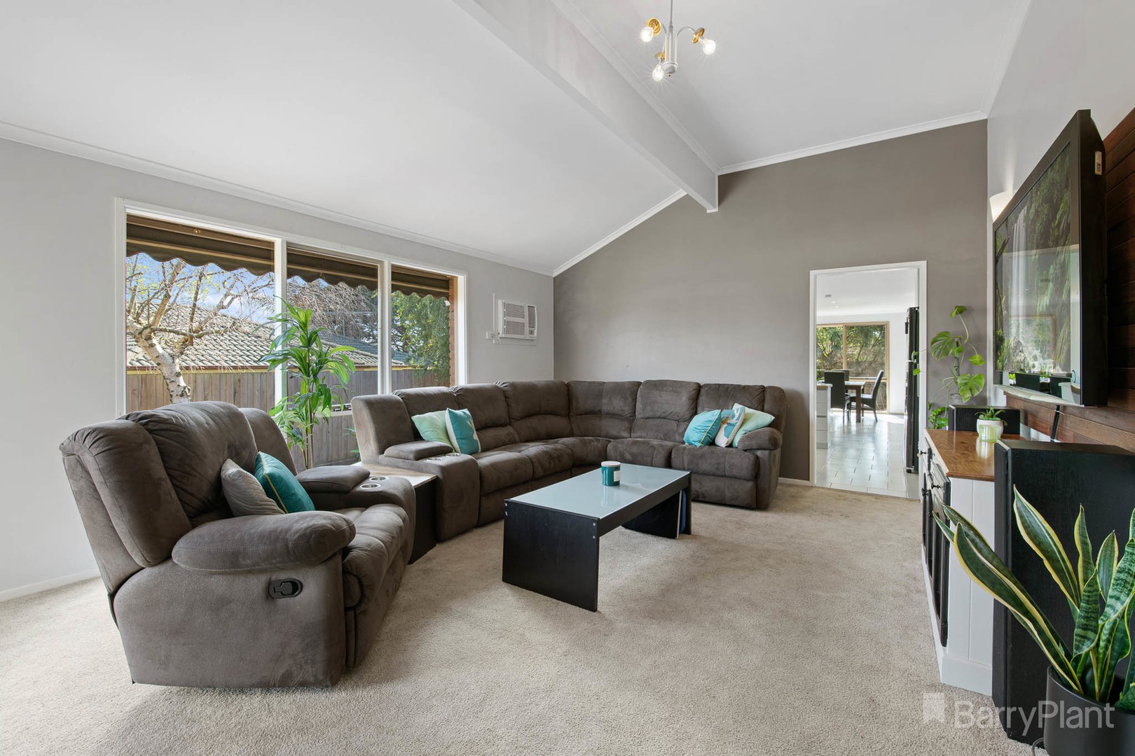 47 Willslie Crescent, Berwick, VIC 3806, Berwick - Thumbnail 2