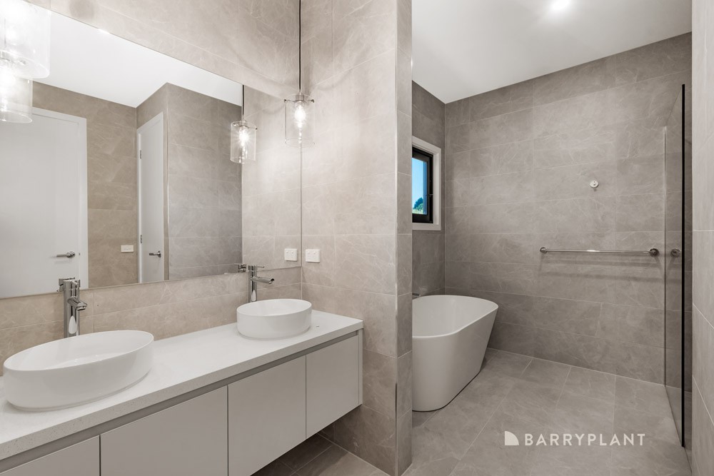 47A Larnoo Drive, Doncaster East, VIC 3109 - Thumbnail 2 - 10/12/2024