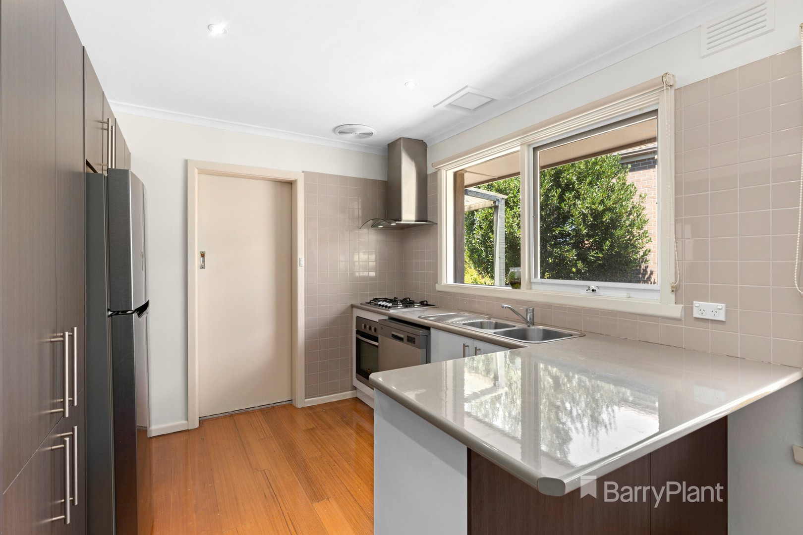 48 Colchester Road, Kilsyth, VIC 3137, Kilsyth - Thumbnail 3