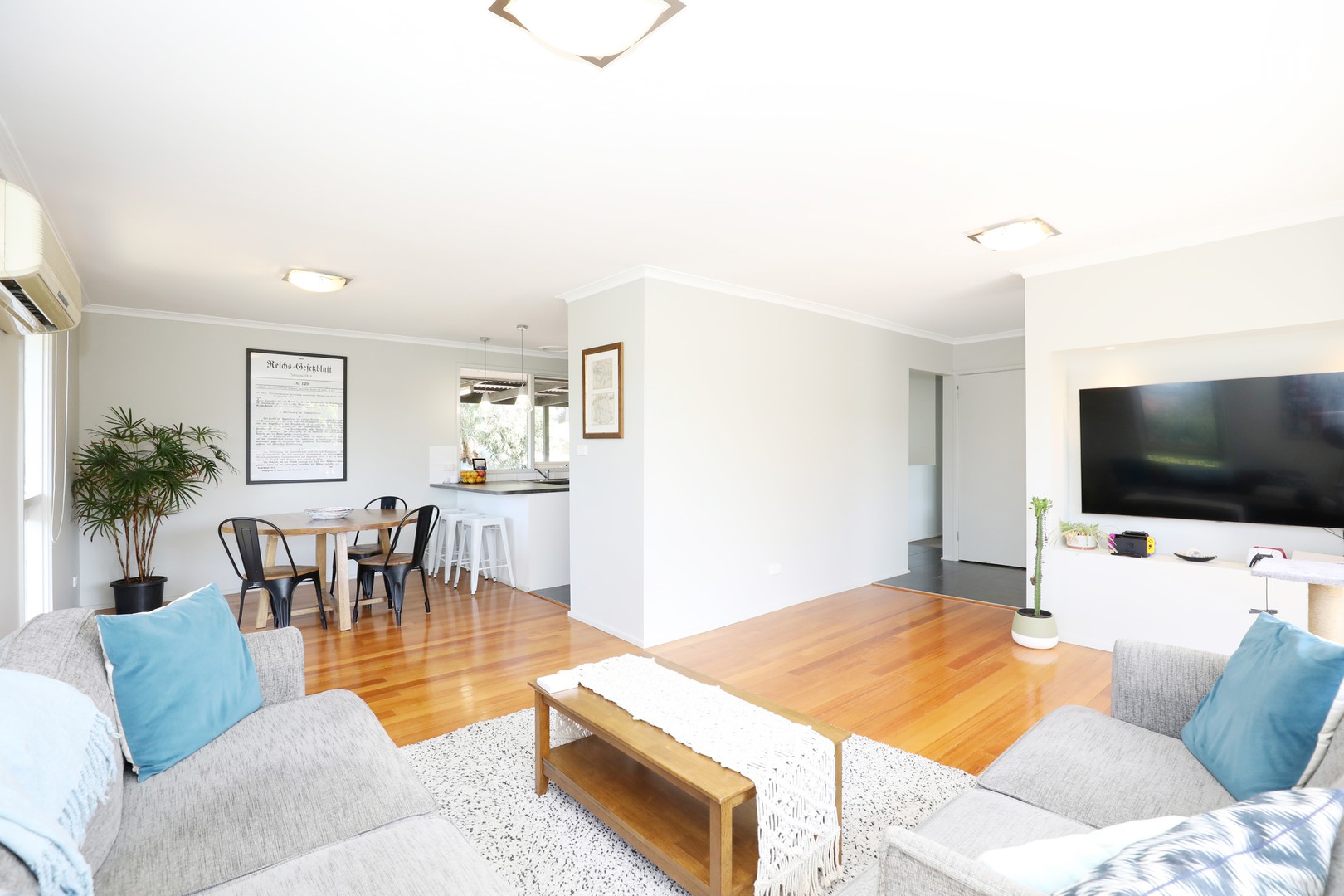 48 Fingal Drive, Frankston, VIC 3199 - Thumbnail 2 - 14/02/2022