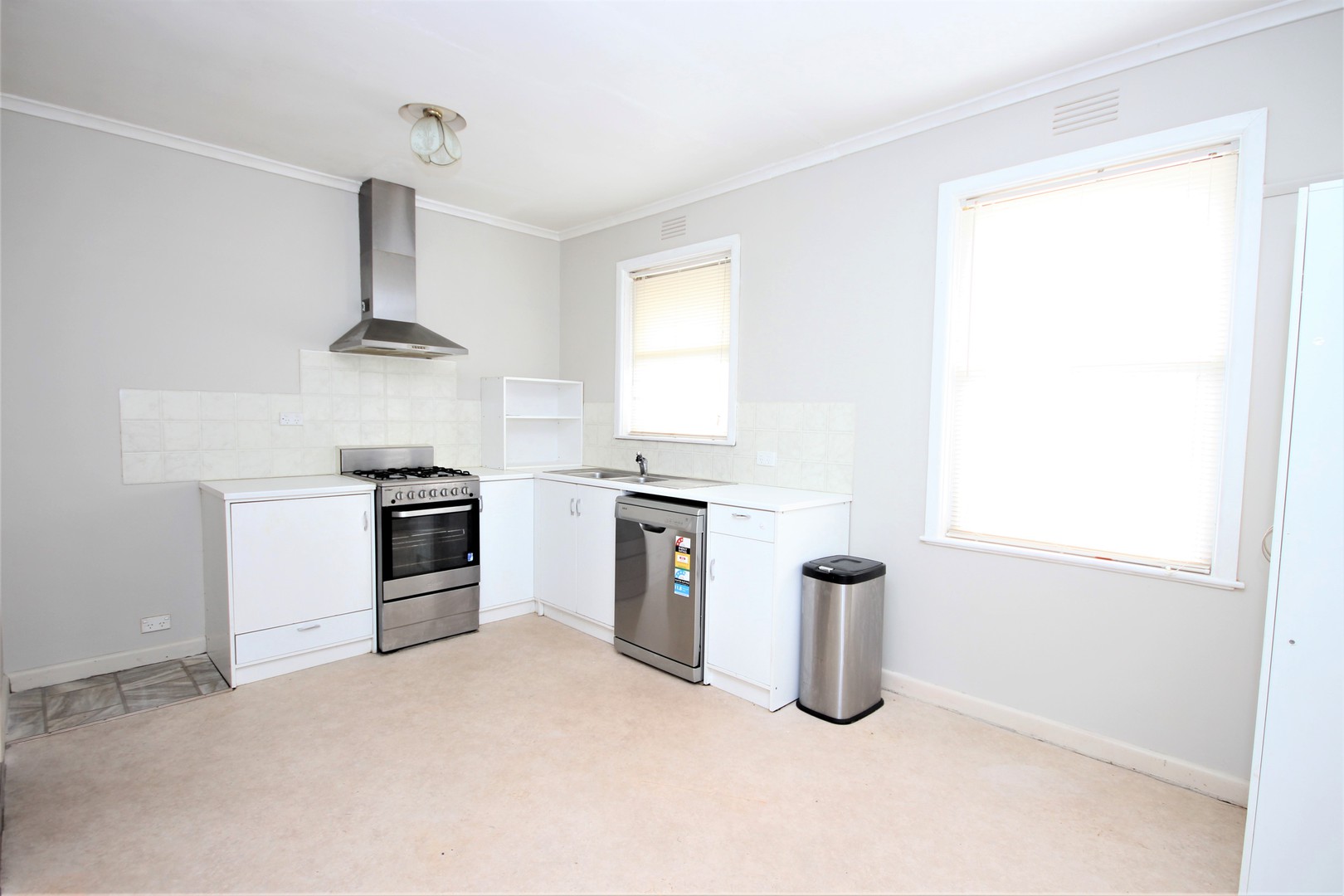 48 Granault  Parade, Corio, VIC 3214, Corio - Thumbnail 6