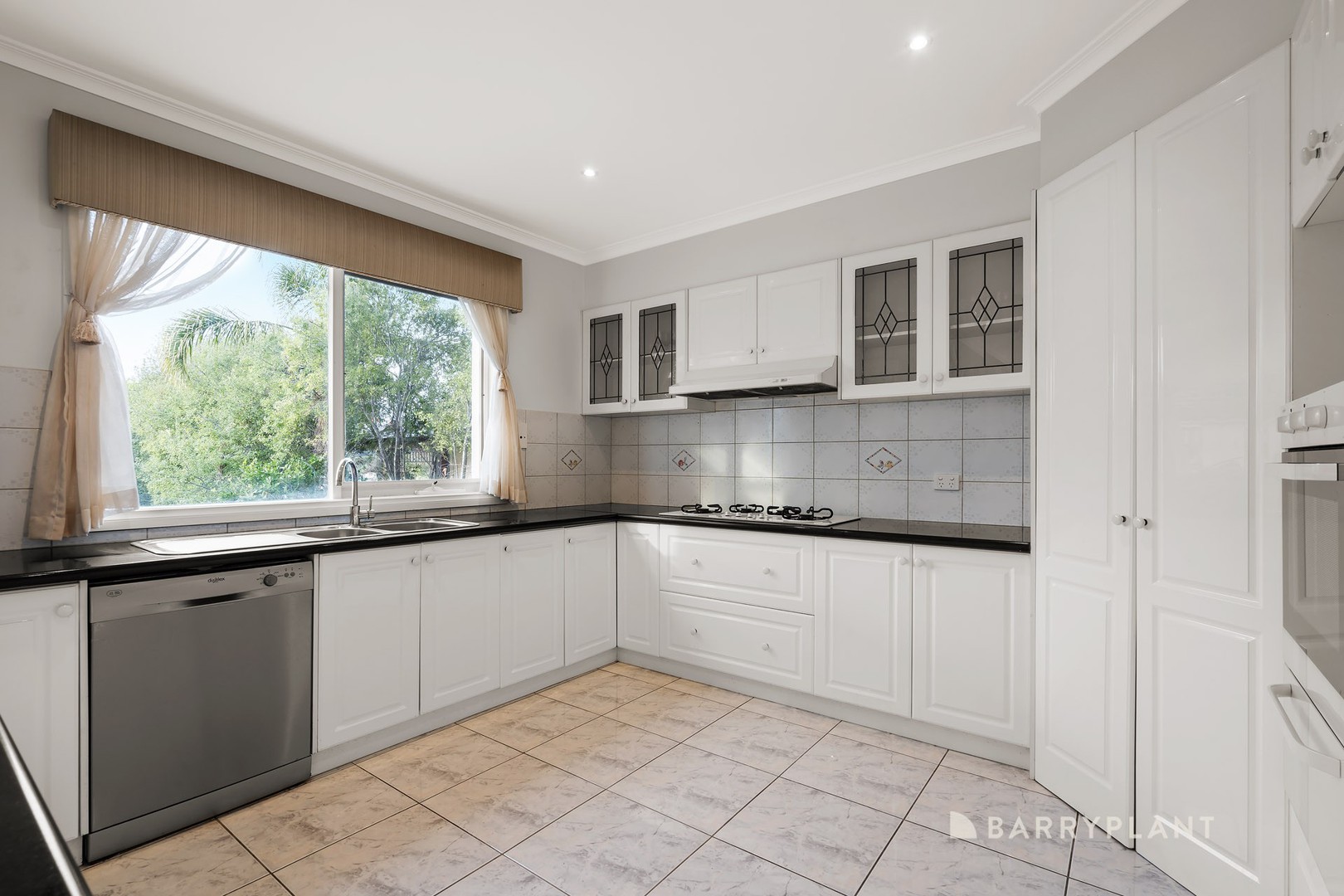 48 Henry Street, Doncaster, VIC 3108, Doncaster - Thumbnail 4