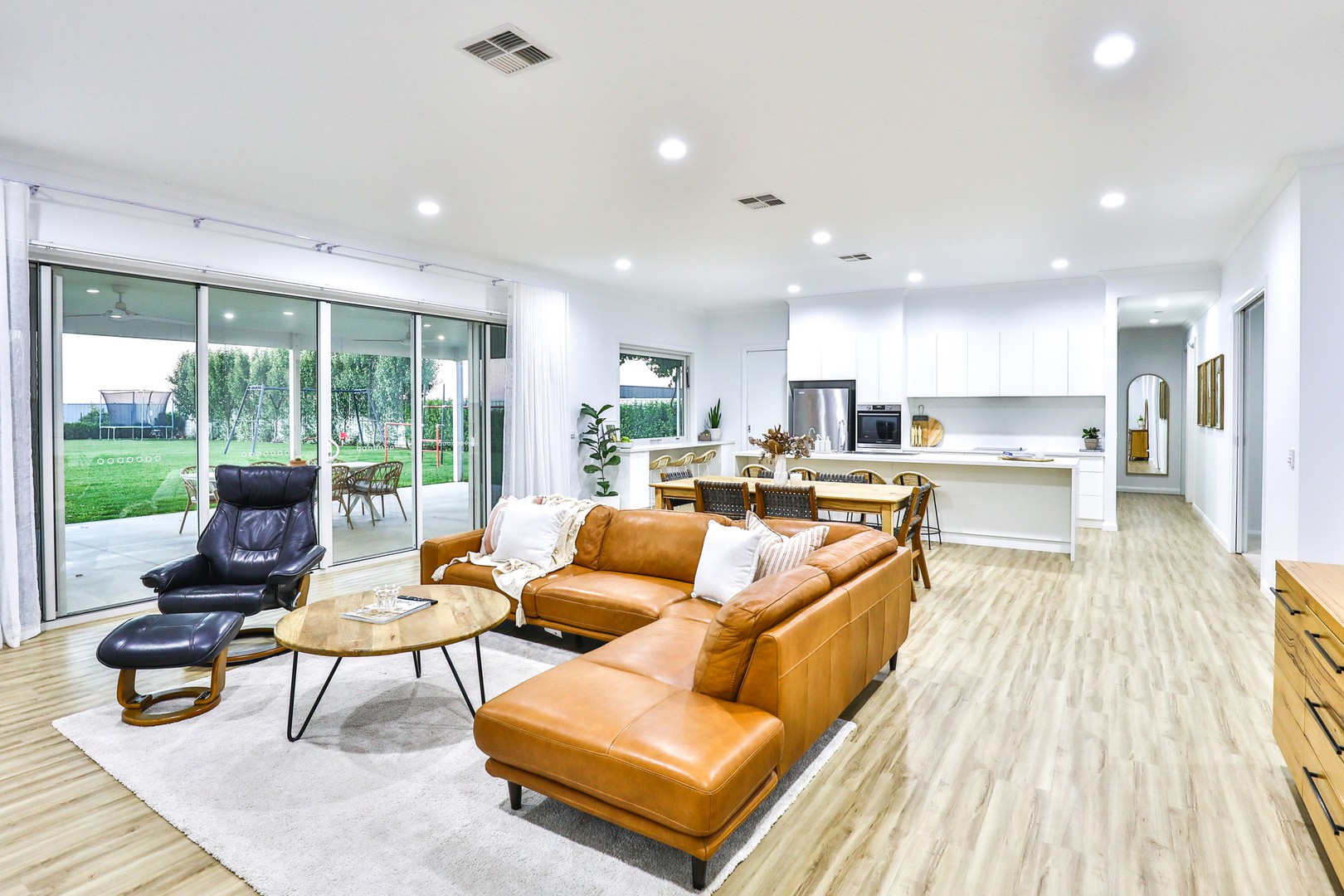48 Henrys Run Drive, Mildura, VIC 3500, Mildura - Thumbnail 3
