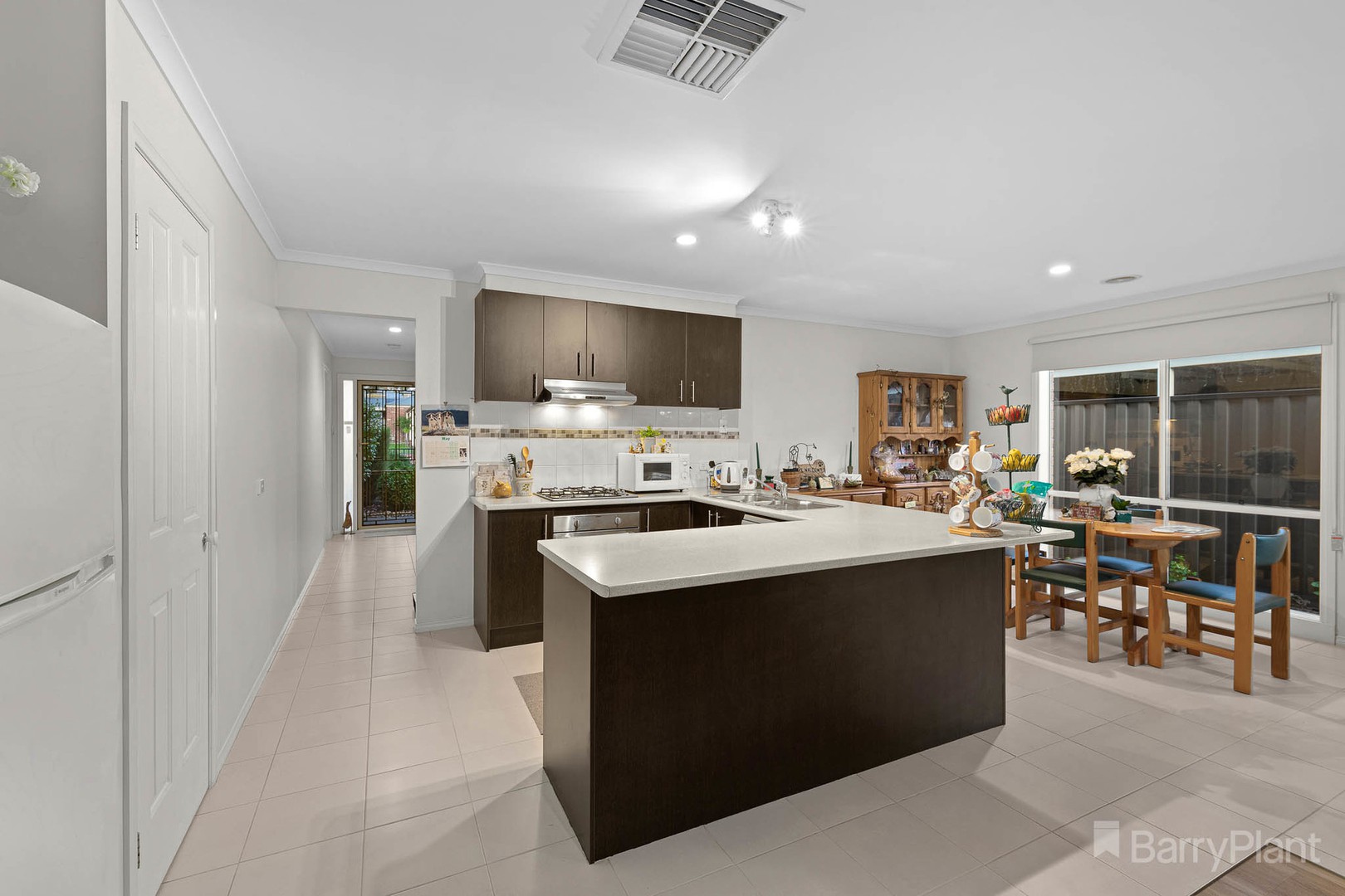 48 Lucerne Circuit, Pakenham, VIC 3810, Pakenham - Thumbnail 2