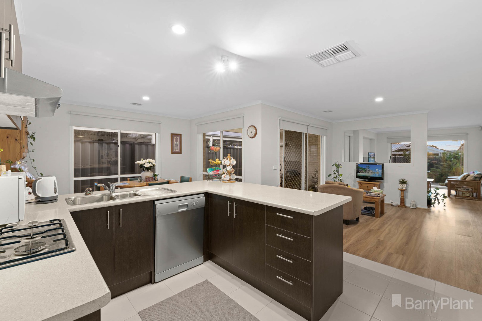 48 Lucerne Circuit, Pakenham, VIC 3810, Pakenham - Thumbnail 3