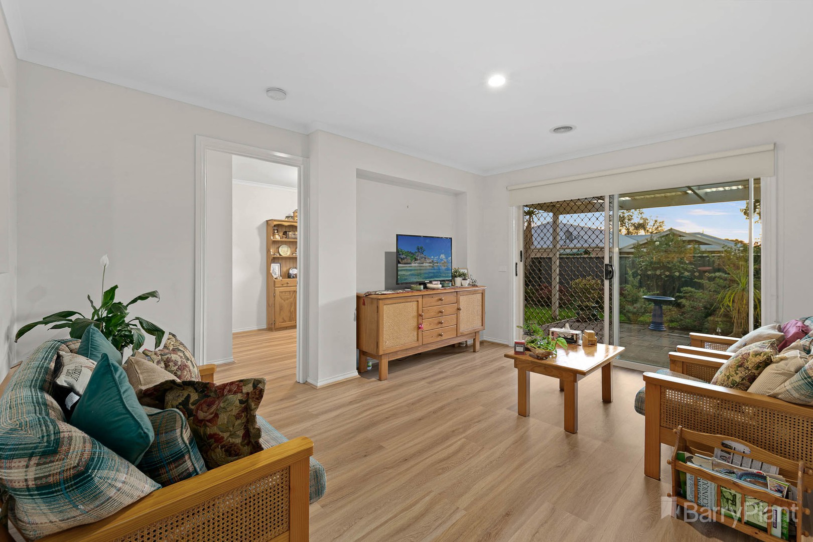 48 Lucerne Circuit, Pakenham, VIC 3810, Pakenham - Thumbnail 6