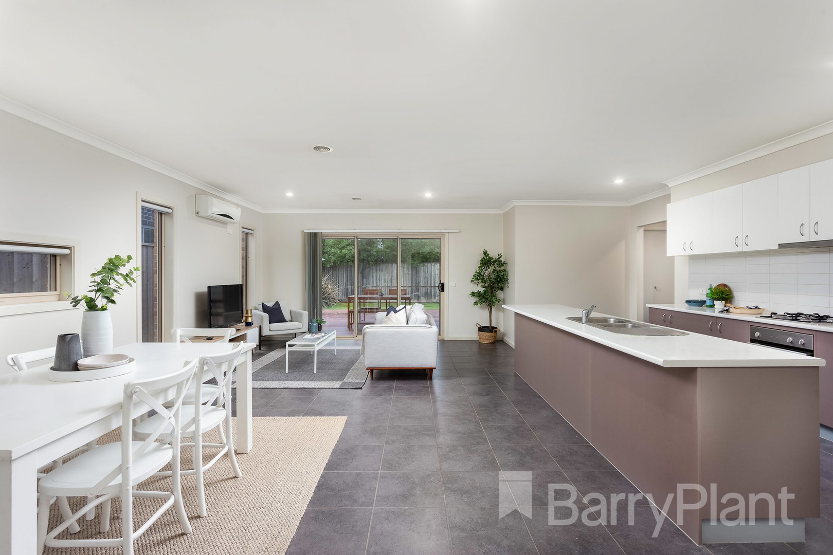 48 Malibu Boulevard, Point Cook, VIC 3030, Point Cook - Thumbnail 4
