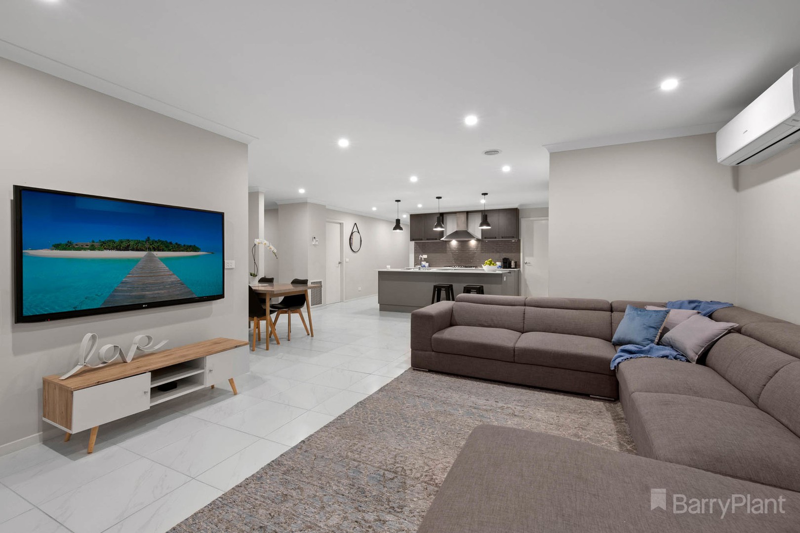 48 Mountford Rise, Pakenham, VIC 3810, Pakenham - Thumbnail 4