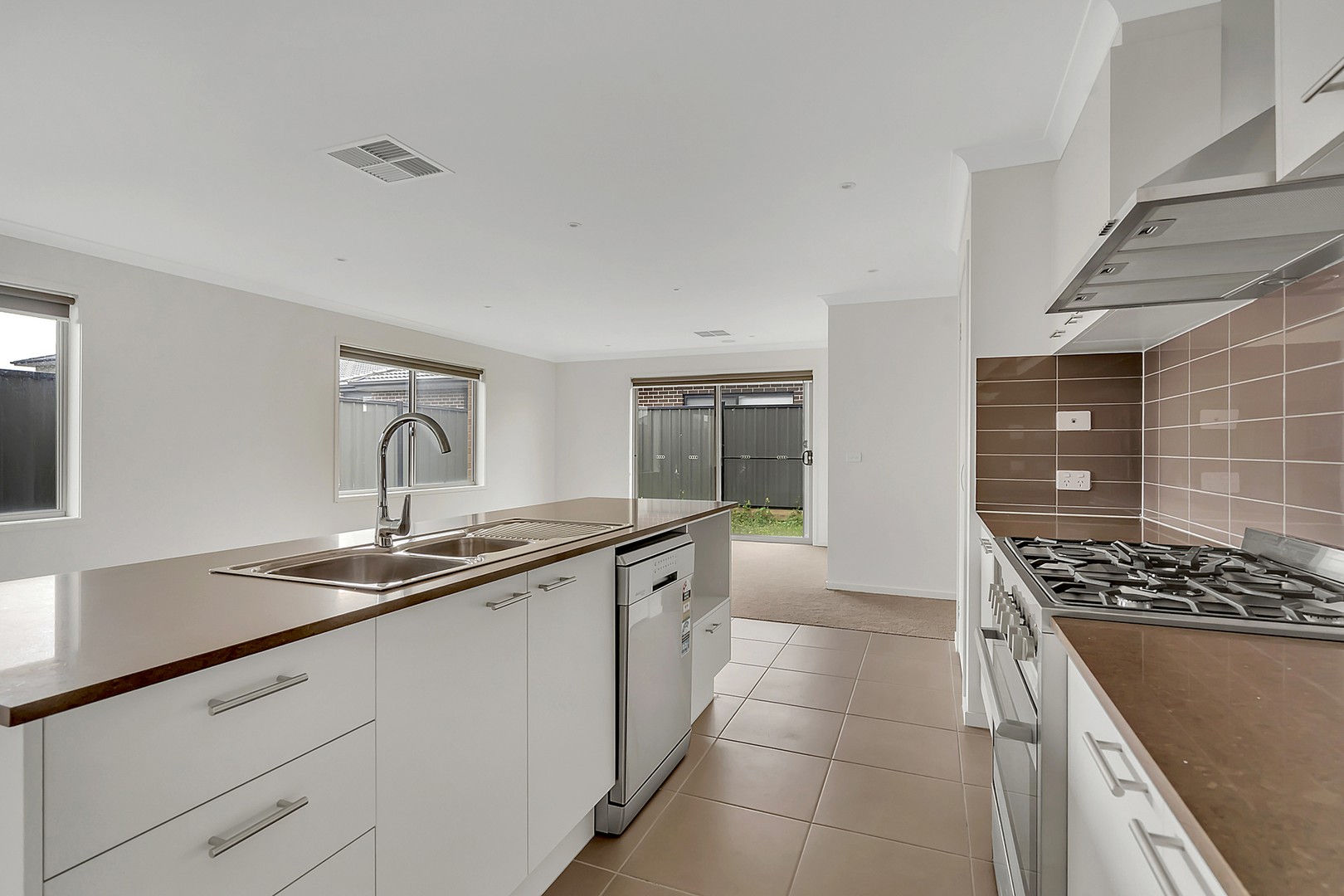 49 Fadaro Street, Kalkallo, VIC 3064, Kalkallo - Thumbnail 4