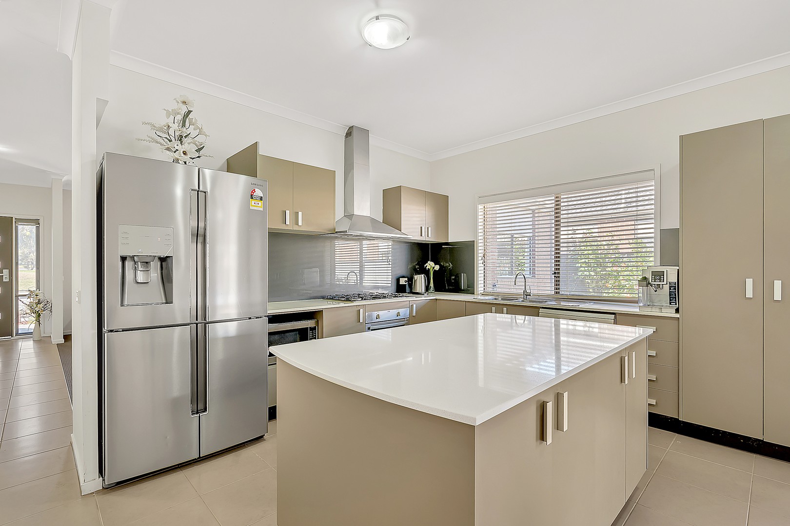 49 Hampton Street, Craigieburn, VIC 3064, Craigieburn - Thumbnail 2