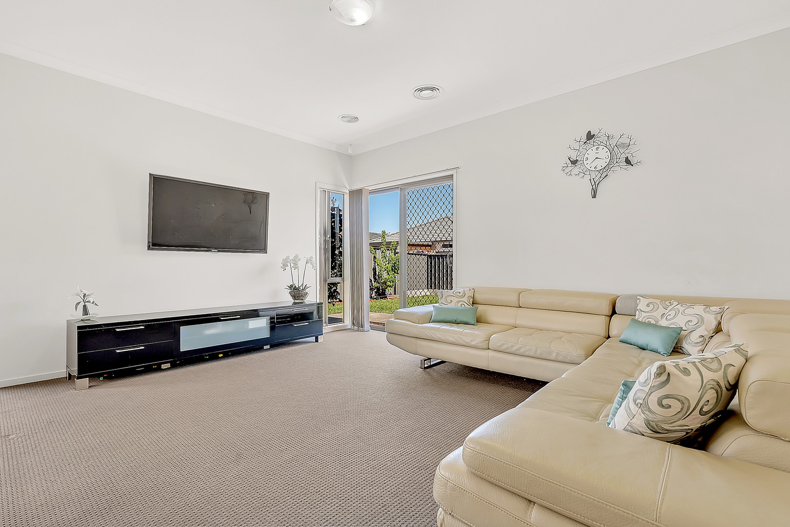49 Hampton Street, Craigieburn, VIC 3064, Craigieburn - Thumbnail 4