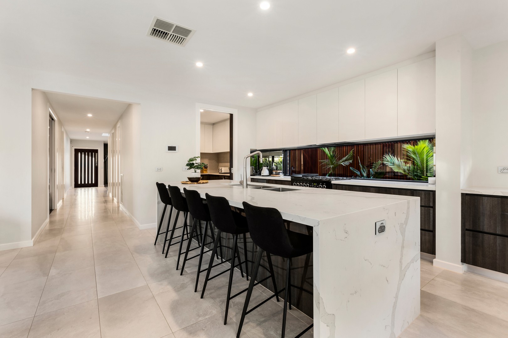 49 Higgins Street, Fraser Rise, VIC 3336, Fraser Rise - Thumbnail 6