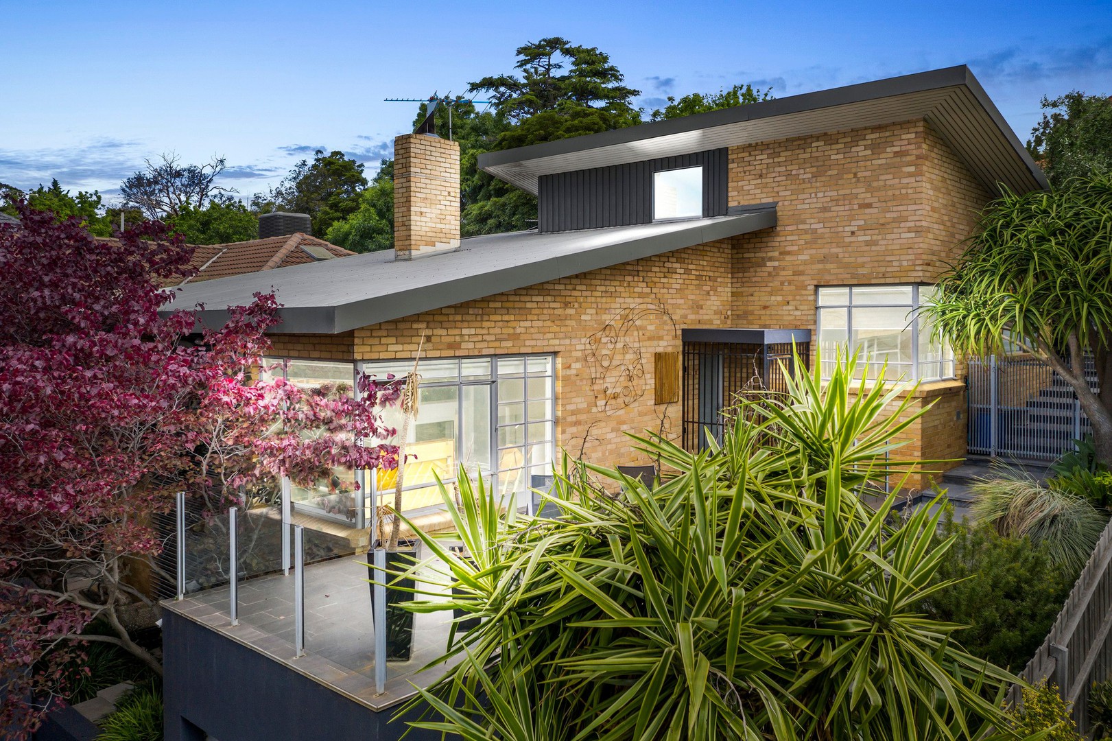 49 Hillsyde Parade, Strathmore, VIC 3041 - Thumbnail 2 - 11/11/2021