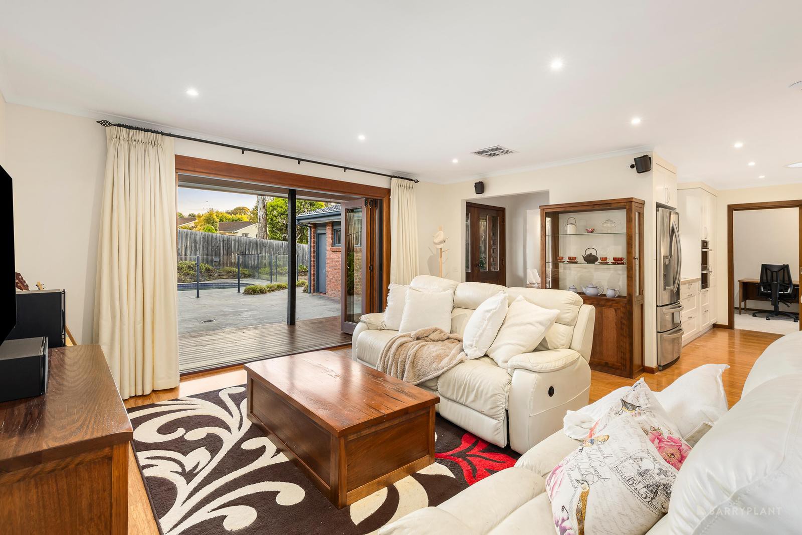 49 Huntingfield Drive, Doncaster East, VIC 3109, Doncaster East - Thumbnail 2