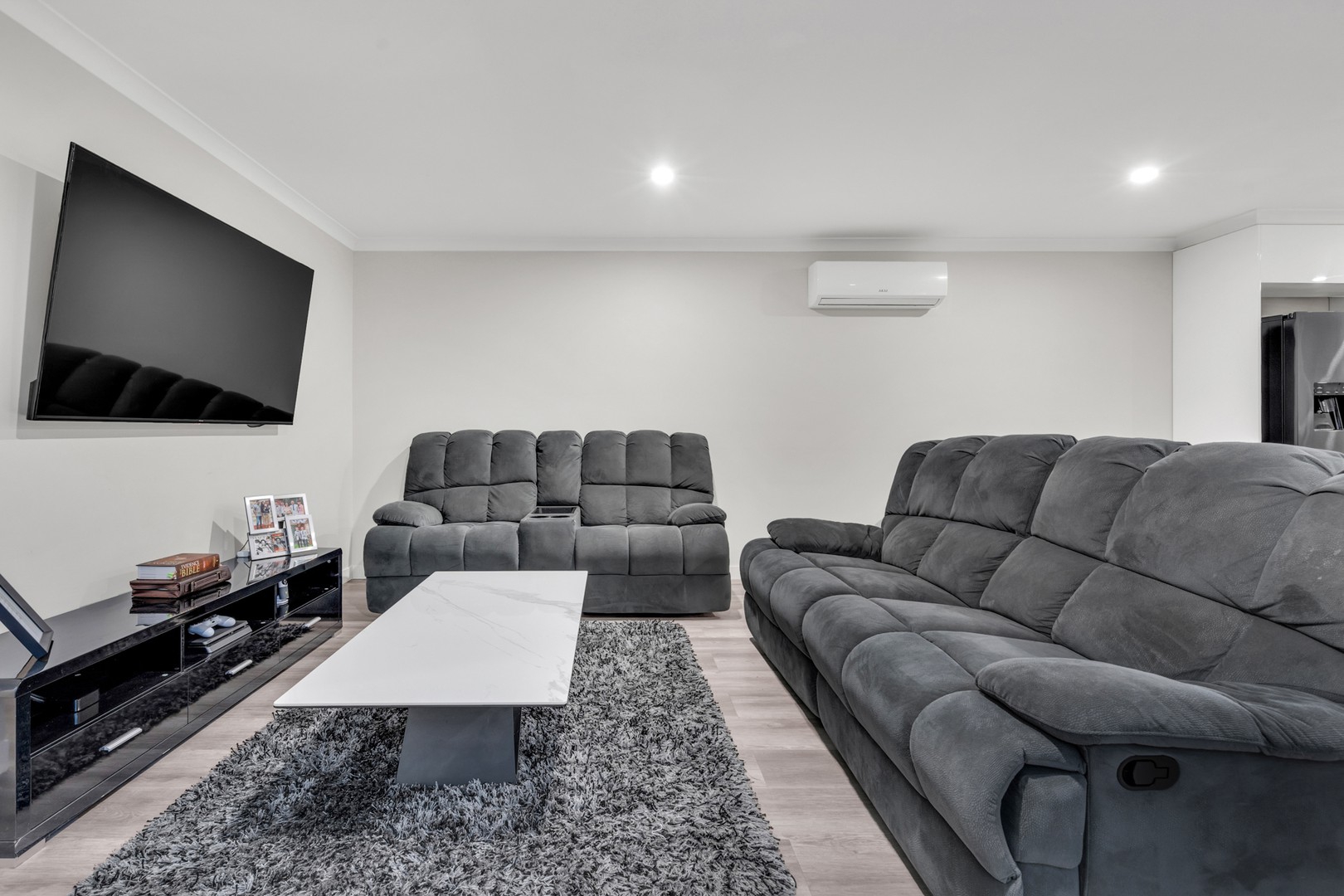 49 Kinglake Crescent, Craigieburn, VIC 3064, Craigieburn - Thumbnail 5