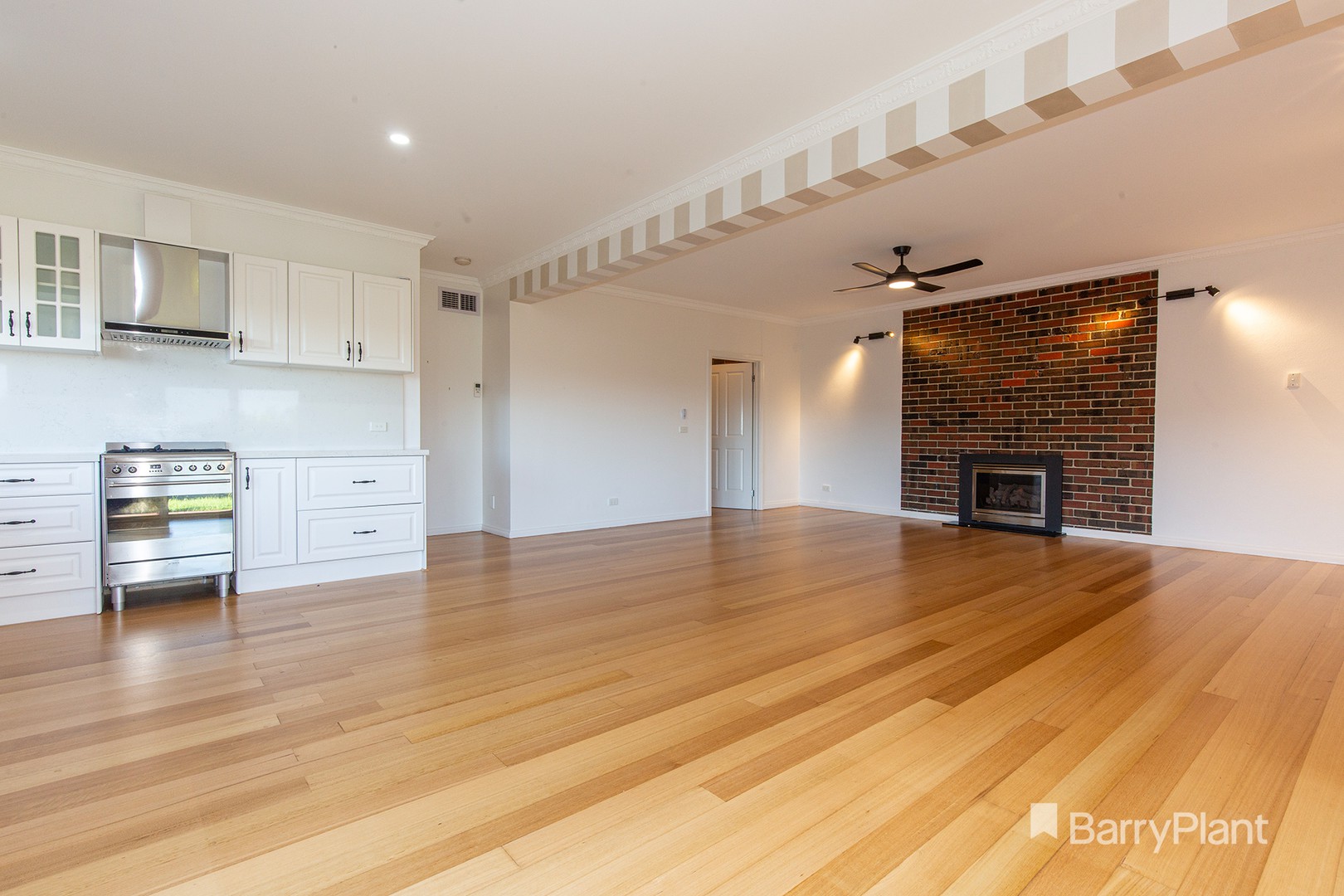 49 Lawrence Drive, Berwick, VIC 3806, Berwick - Thumbnail 4