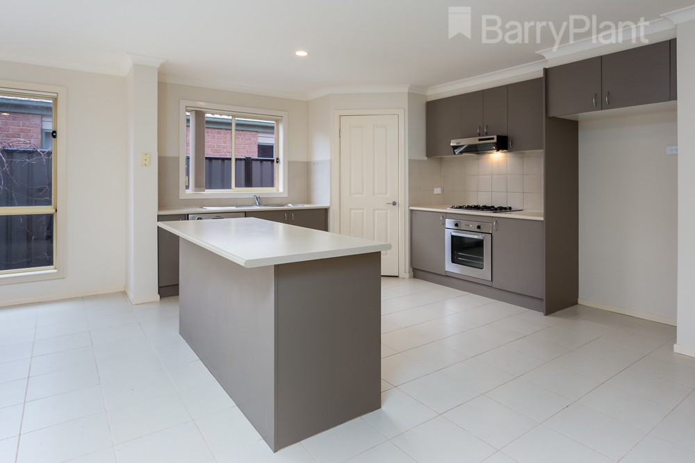 49 Lindsay Gardens, Point Cook, VIC 3030, Point Cook - Thumbnail 2