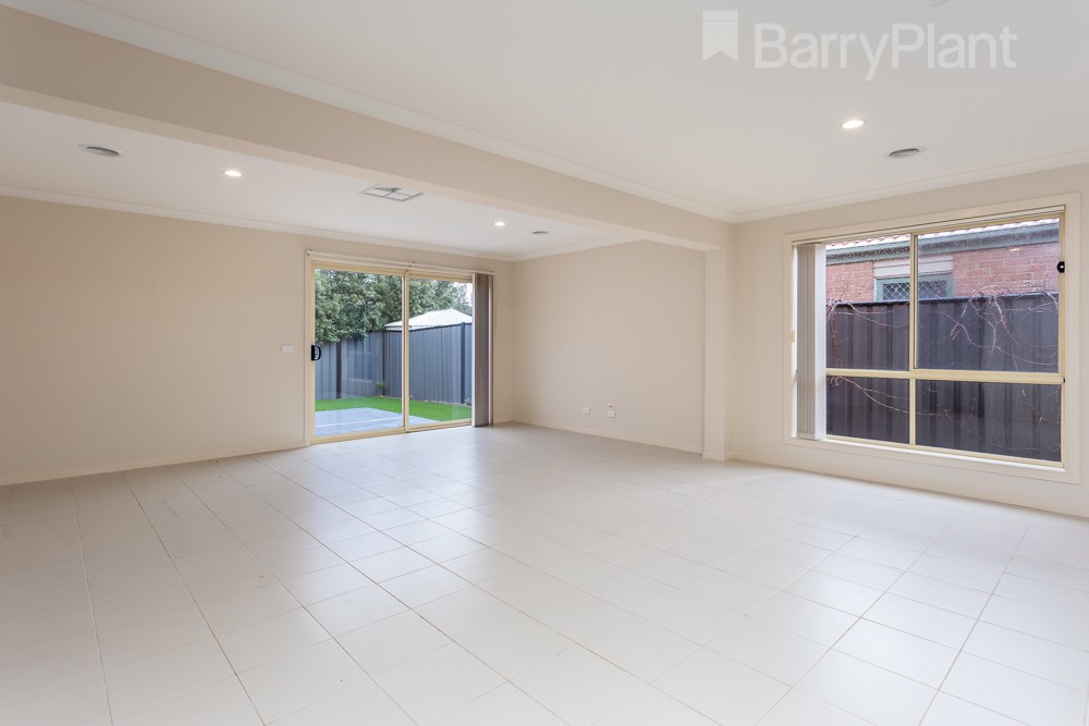 49 Lindsay Gardens, Point Cook, VIC 3030, Point Cook - Thumbnail 4