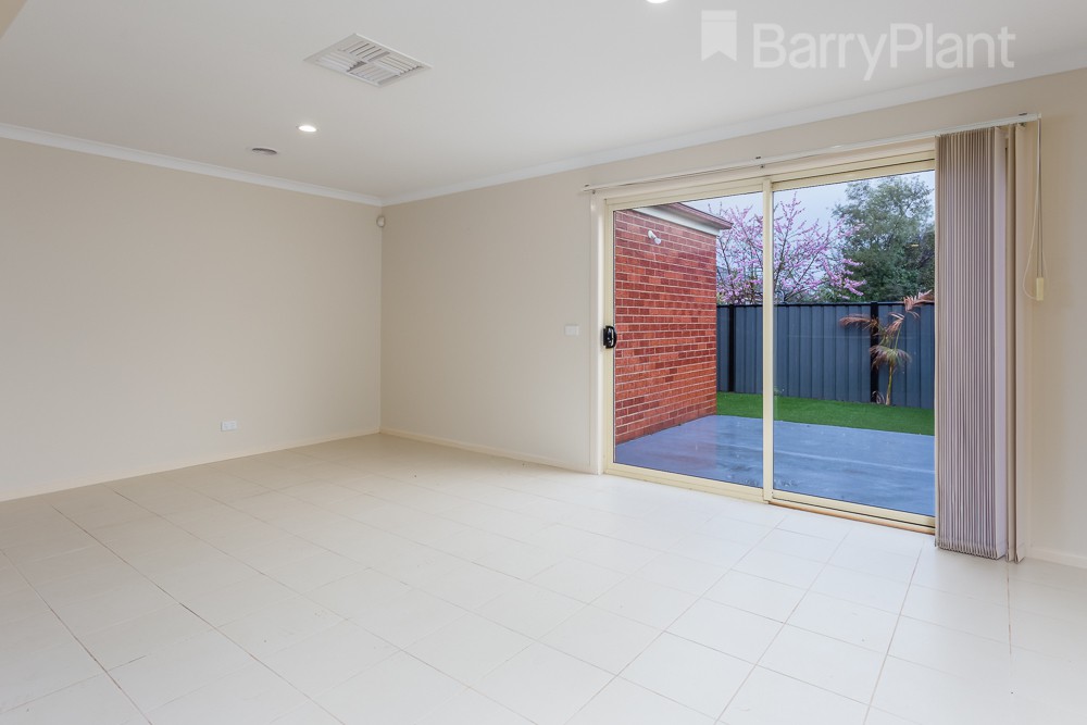 49 Lindsay Gardens, Point Cook, VIC 3030, Point Cook - Thumbnail 5