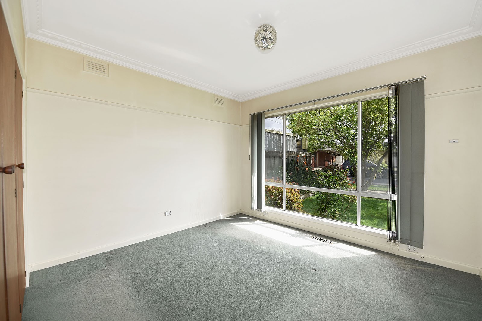 49 Medfield Avenue, Avondale Heights, VIC 3034, Avondale Heights - Thumbnail 4