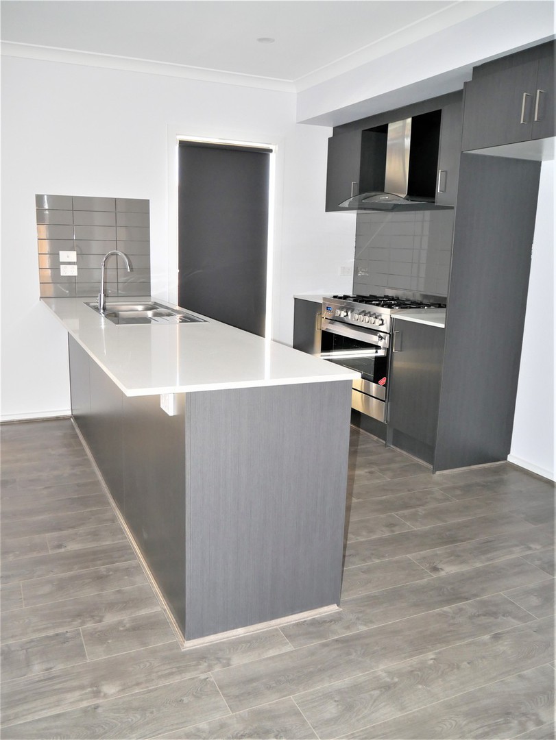 49 Parrot Drive, Weir Views, VIC 3338, Weir Views - Thumbnail 3
