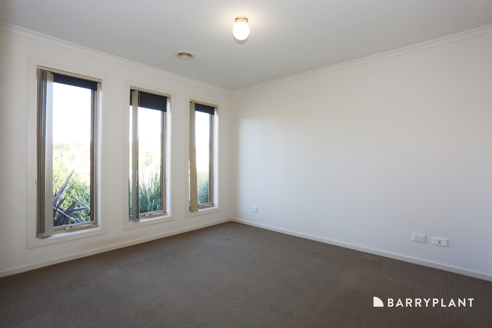 49 Pommel Street, Pakenham, VIC 3810 - Thumbnail 2 - 20/08/2026