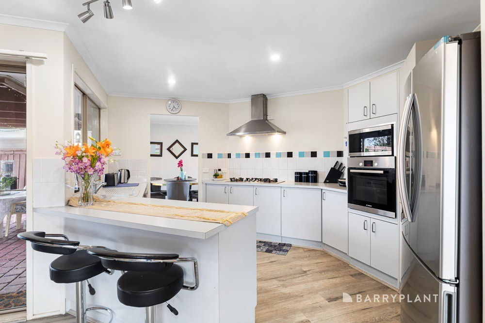 49 Romano Avenue, Mill Park, VIC 3082, Mill Park - Thumbnail 3