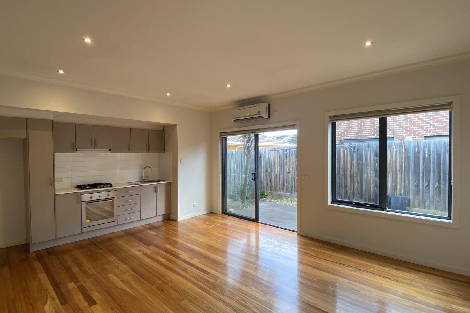 49 Steane Street, Reservoir, VIC 3073, Reservoir - Thumbnail 4