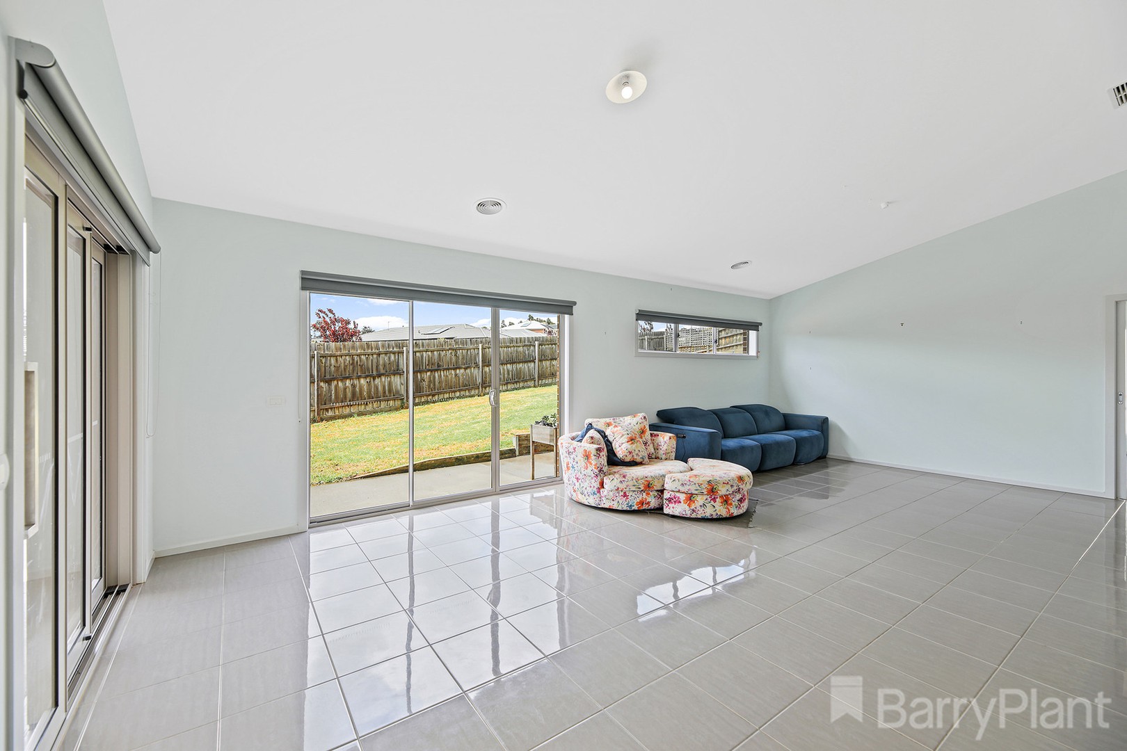 49 Summerhill Boulevard, Drouin, VIC 3818, Drouin - Thumbnail 3