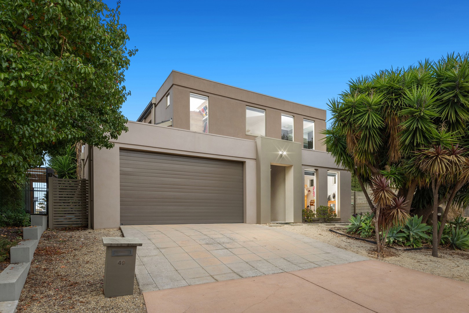 49 Tournament Drive, Sanctuary Lakes, VIC 3030 - Thumbnail 2 - 20/05/2025