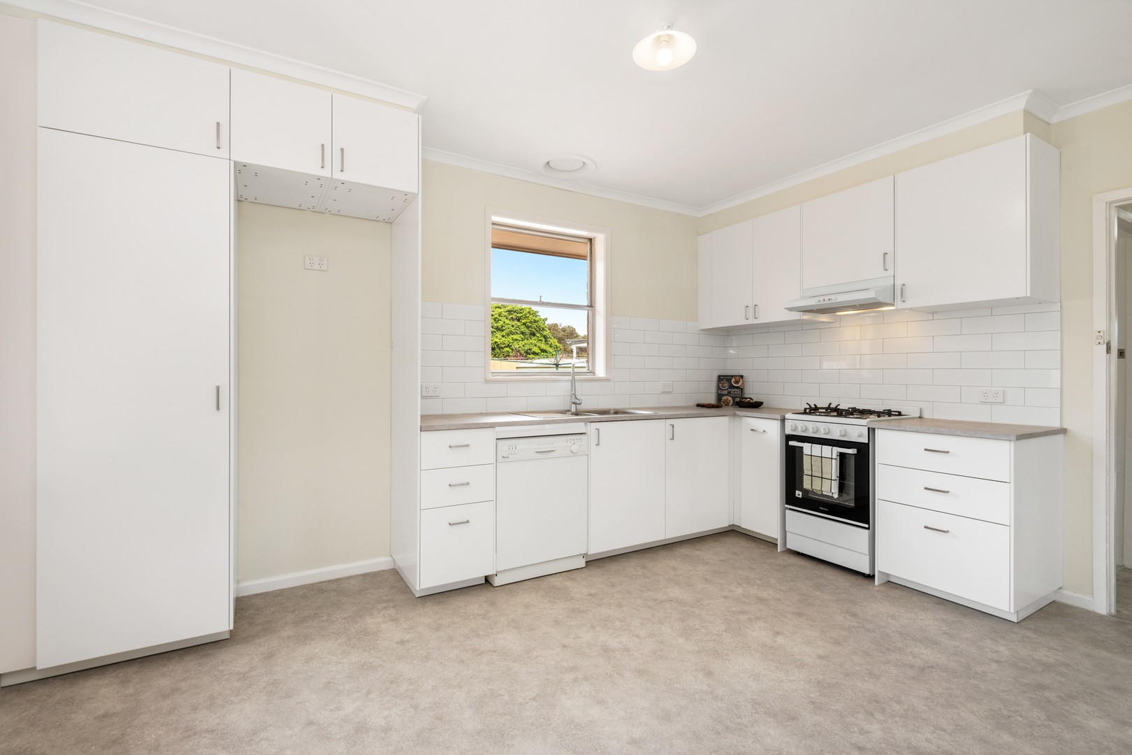 49 Vermont Avenue, Corio, VIC 3214, Corio - Thumbnail 3
