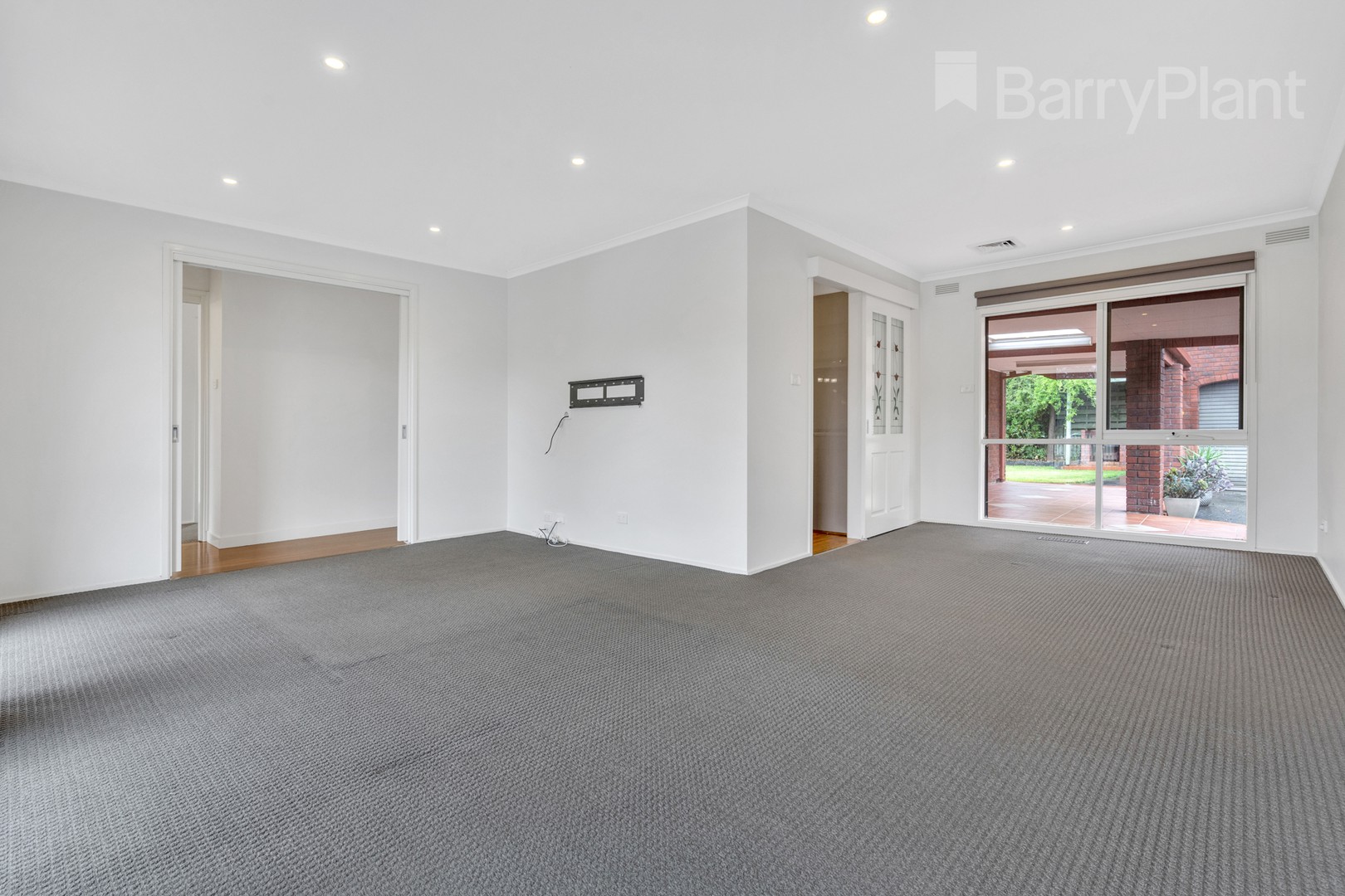 49 Virginia Crescent, Bundoora, VIC 3083, Bundoora - Thumbnail 4