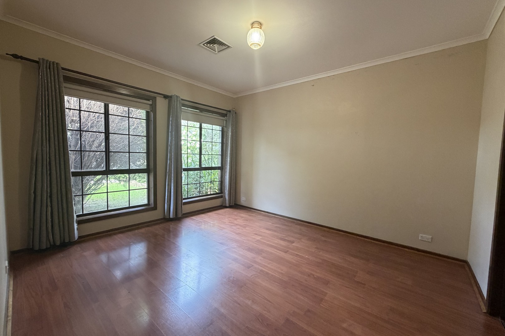 49 Wanaka Drive, Keilor Downs, VIC 3038 - Thumbnail 2 - 08/04/2025