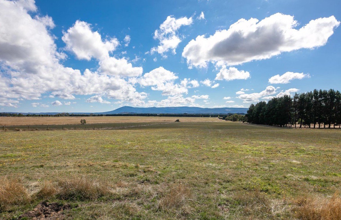 49 Weigall Road, Gisborne, VIC 3437 - Thumbnail 1 - 18/07/2024