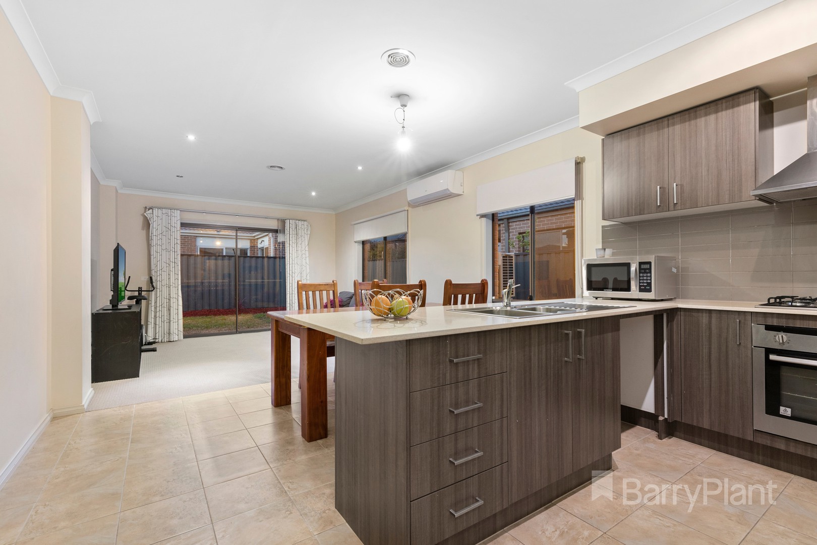 498 Grand Boulevard, Craigieburn, VIC 3064 - Thumbnail 2 - 18/05/2026