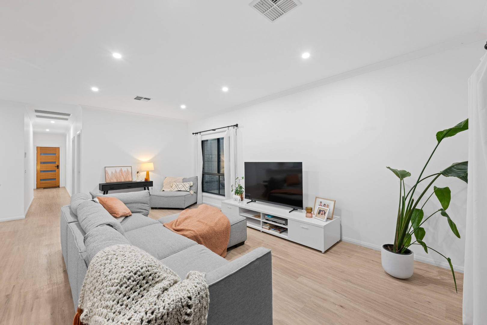 498 Riverside Avenue, Mildura, VIC 3500 - Thumbnail 2 - 21/04/2026