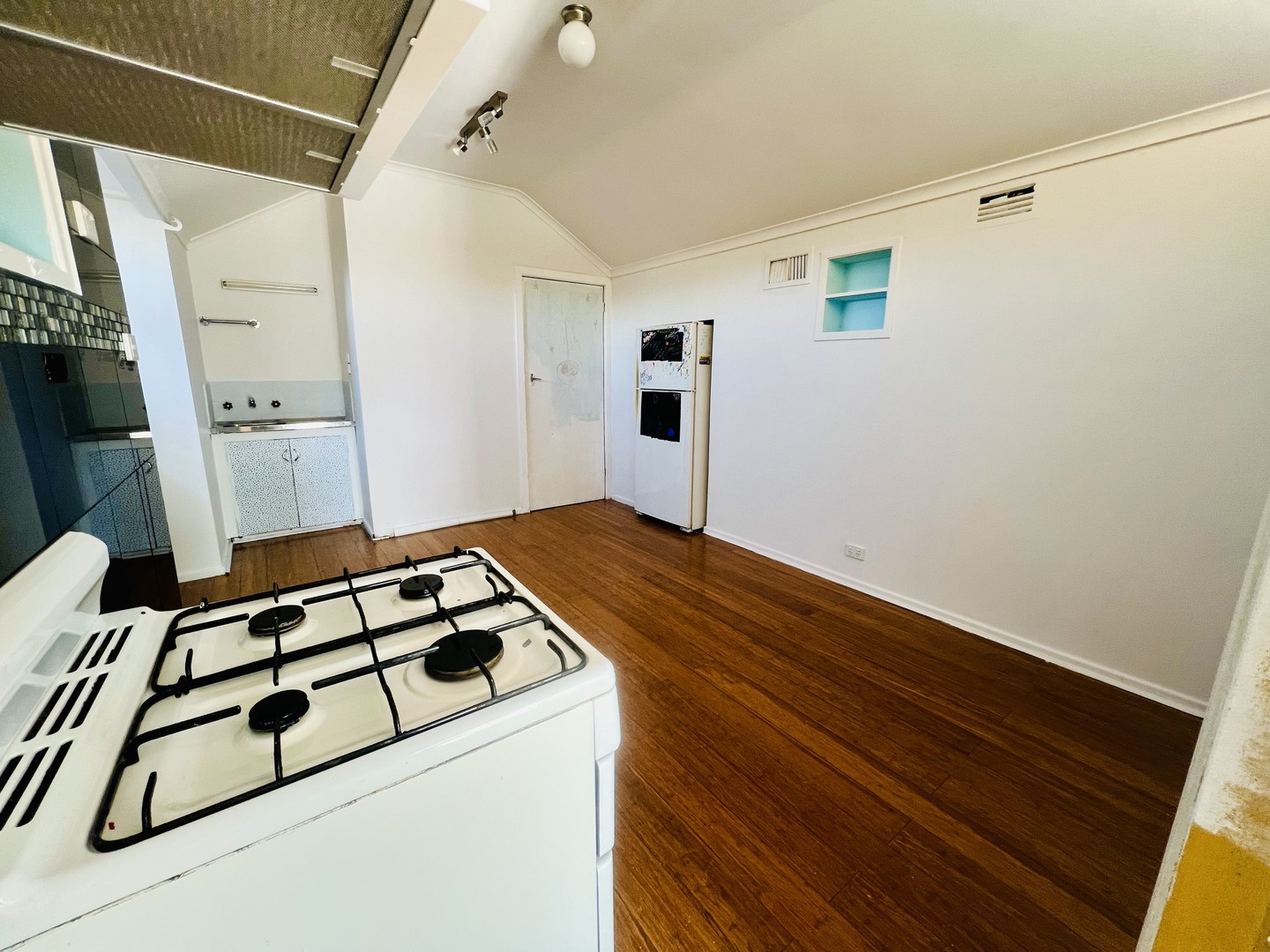 49B Dickson Street, Sunshine, VIC 3020, Sunshine - Thumbnail 6